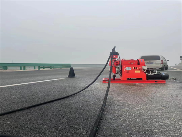 花山马路路基路面开裂下沉注浆加固灌浆